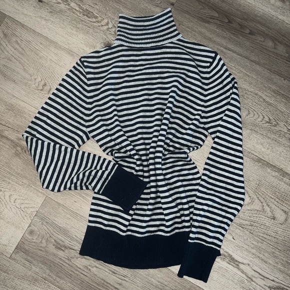 L.L. Bean Cozy Striped Cashmere Blend Turtleneck Sweater Size S - Picture 5 of 10